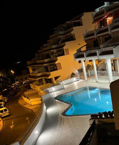 Los cristianos Vistas al mar y cerca de la playa