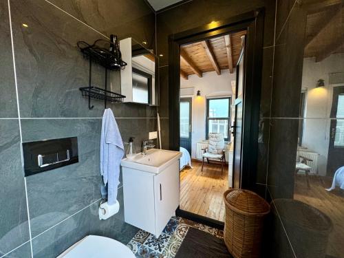 Ванная комната в The Wooden 17