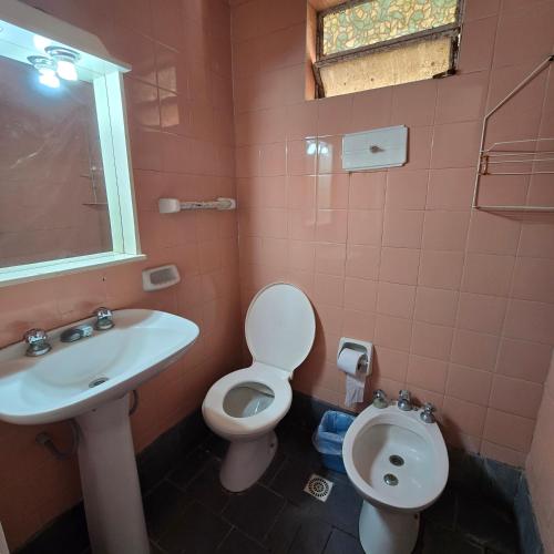 Ένα μπάνιο στο Hotel Nuevo Splendid en la Peatonal