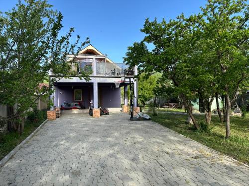 Φωτογραφία από το άλμπουμ του Tianeti Purple Villa σε Tʼianetʼi