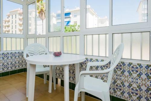 SPACIOUS FLAT 100M FROM BEACH-NERJA-Spain