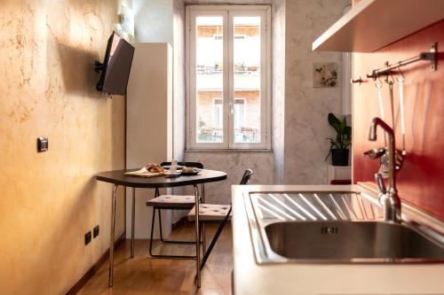 Dulcis In Colosseo Apartments
