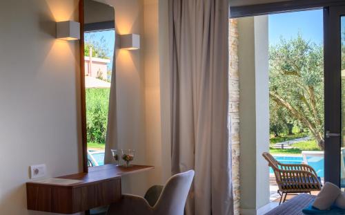 Alonaki Resort