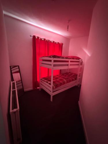 Postel nebo postele na pokoji v ubytování New 2 bedroom Apartment in Greater Manchester
