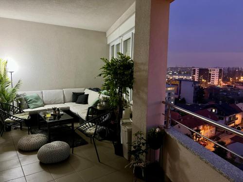 F Apartment with a view