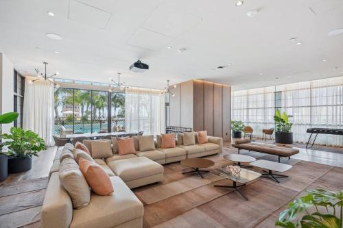 NEW Luxury Bay View Downtown 1 Bedroom photo 33