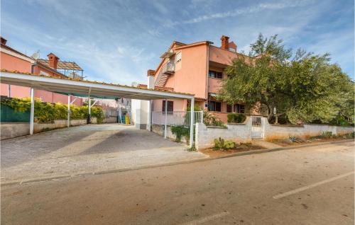 Four-Bedroom Apartment In Fazana