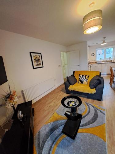 Ruang duduk di Kent Sittingbourne Entire Home Close to the Beach