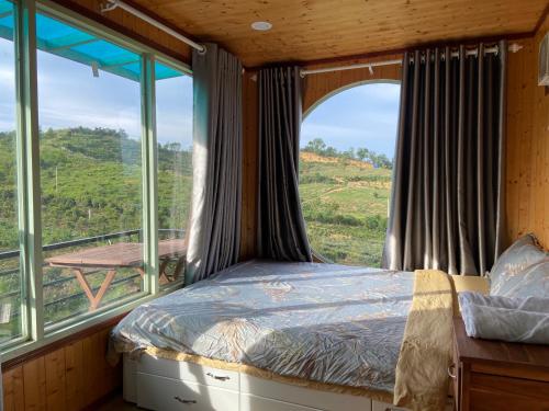Postel nebo postele na pokoji v ubytování Gạo hạt dẻ homestay
