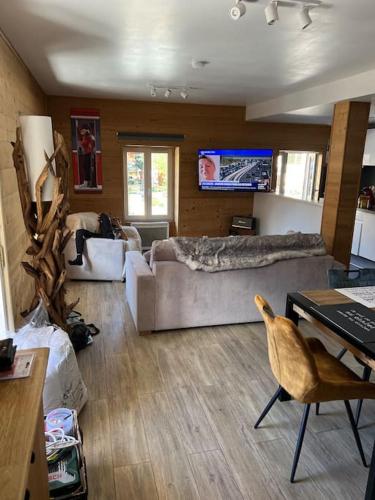 Au Belalp, au pied des pistes, cœur de station cosy Luxe