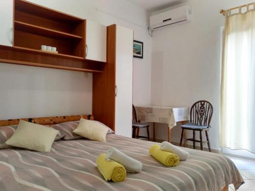 Apartments with parking space Baska, Krk - 23634