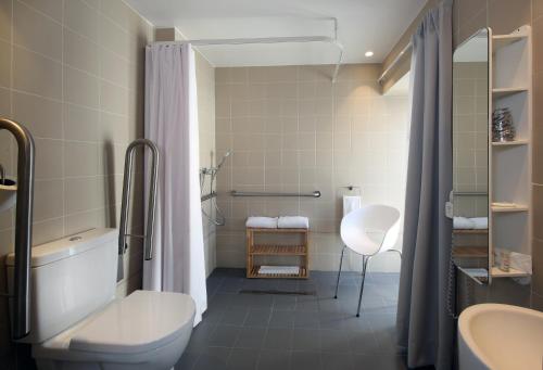 Bathroom sa Hotel Convento do Salvador