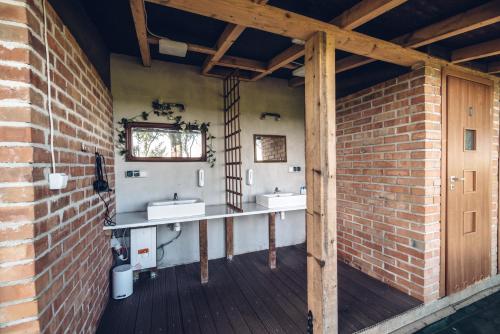 Φωτογραφία από το άλμπουμ του Pole Namiotowe Kogutowo σε Wietrzychowice