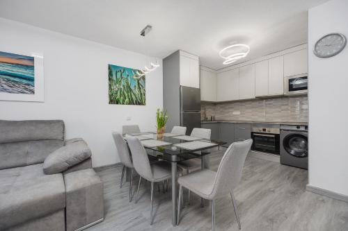 Sea view luxury apartment