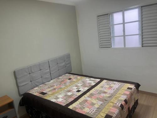 Katil atau katil-katil dalam bilik di Casa c Suite independente cond Jd Moncoes