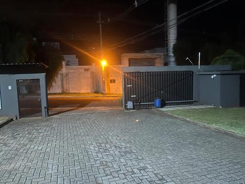 Gambar di galeri bagi Casa c Suite independente cond Jd Moncoes di Maringá