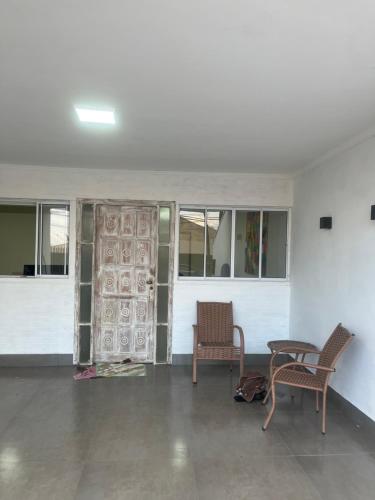Ruang duduk di Casa c Suite independente cond Jd Moncoes