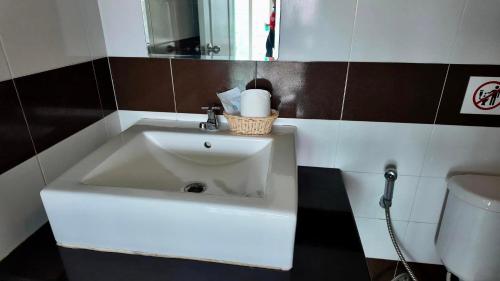 Ένα μπάνιο στο Alisa Krabi Hotel-SHA Plus