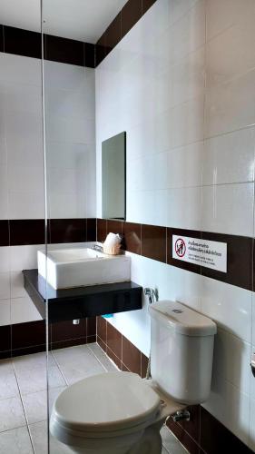 Ένα μπάνιο στο Alisa Krabi Hotel-SHA Plus