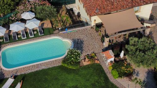 Bazén v ubytování Corte Soave Apartment nebo v jeho okolí
