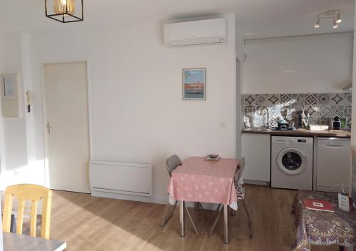 O bucătărie sau chicinetă la Le BALCON de Balma - Calme, tout confort, clim, Wifi, parking