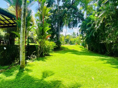 101 Sterrling Villa - Private room 1にある庭