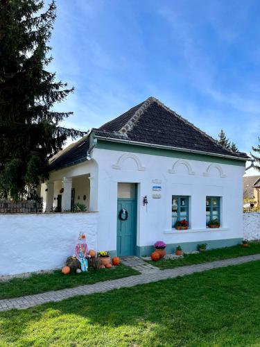 Öregfenyő Tornácosház