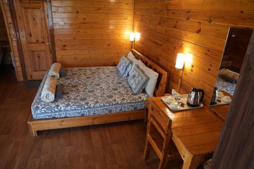 Cama o camas de una habitación en labdhi Resorts Masinagudi- Stag Groups not allowed