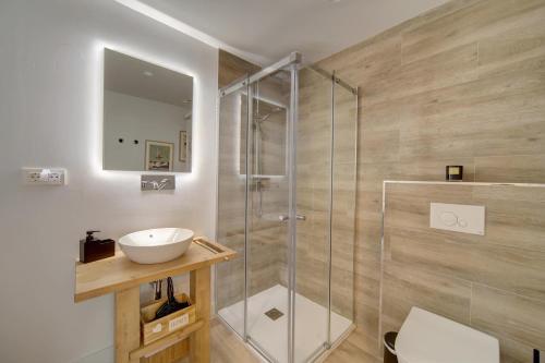 Ένα μπάνιο στο Tanau-Rentals Liat