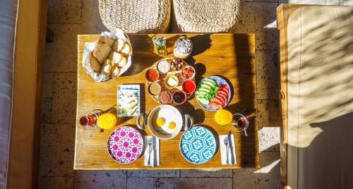 Makanan di atau berdekatan hotel