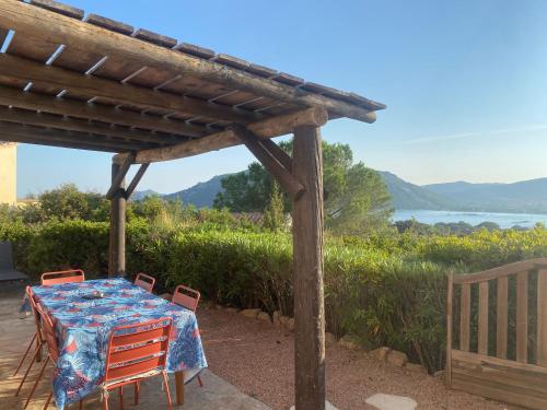 Villa vue mer exceptionnelle à 500m de la plage de Santa Giulia