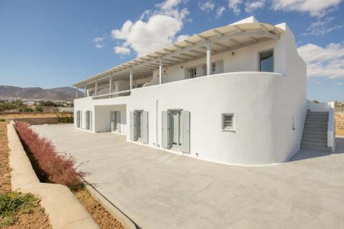 Gallery image of Paros Melodia Apartments in Logaras