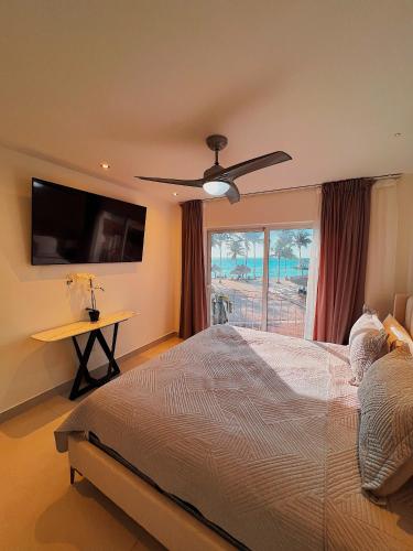 Apartment in Cadaques Caribeにあるベッド