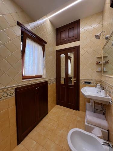 Ένα μπάνιο στο Ninella Apartment