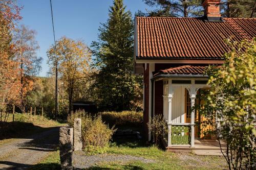 Zahrada ubytování LeafCottage B&B and Sauna, 25 min from Romme Alpine