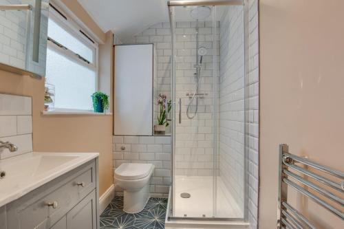 Central Brighton flat, 3 bedrooms, sleeps 6, close to shops and beach photo 4