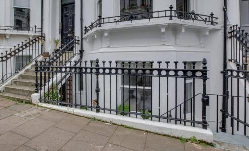 Central Brighton flat, 3 bedrooms, sleeps 6, close to shops and beach photo 10