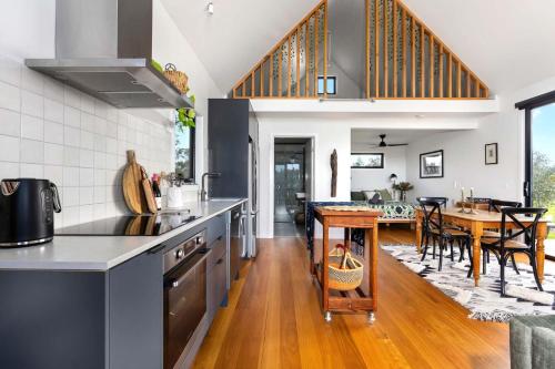 Una cocina o cocineta en Ovata - Country to Coast