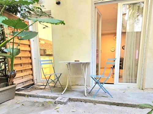 Όμορφο ημιυπόγειο διαμέρισμα στην Αθήνα με αυλή
