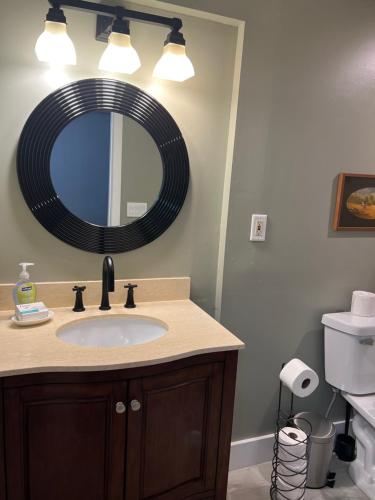 Ένα μπάνιο στο Guest Suite in Peggy's Cove Area