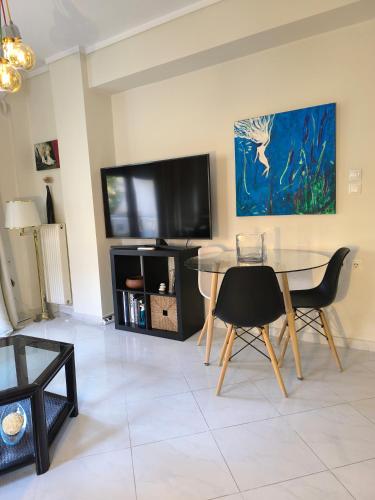 Modern Apartment - East SKG Near Sea