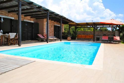 Πισίνα στο ή κοντά στο Sunny Villas