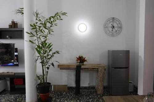 Φωτογραφία από το άλμπουμ του Living 1Bed colonial style in business district στο Αμπιτζάν