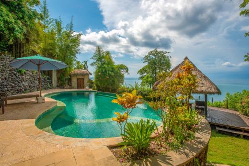 Bazén v ubytování Bingin Ocean View Villas nebo v jeho okolí