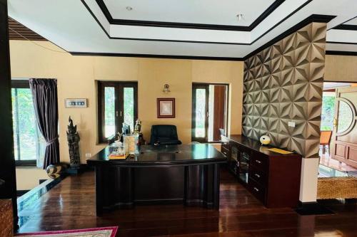 Khu vực ghế ngồi tại Vela House Phuket
