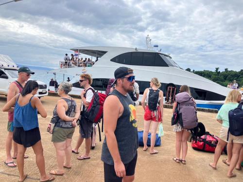 Naivacha Tent Koh Makの宿泊客