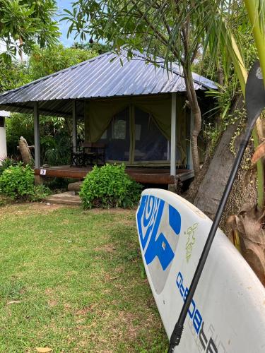 Naivacha Tent Koh Makにある庭