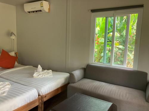 Naivacha Tent Koh Makにあるベッド