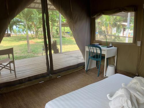 Naivacha Tent Koh Makにあるベッド