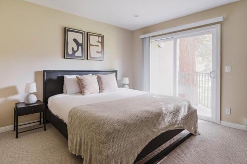 Ένα ή περισσότερα κρεβάτια σε δωμάτιο στο Blueground Fremont 2bd apartment SFO-1753